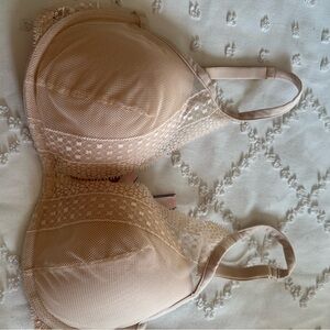 Victoria's Secret Lace Bra - Tan